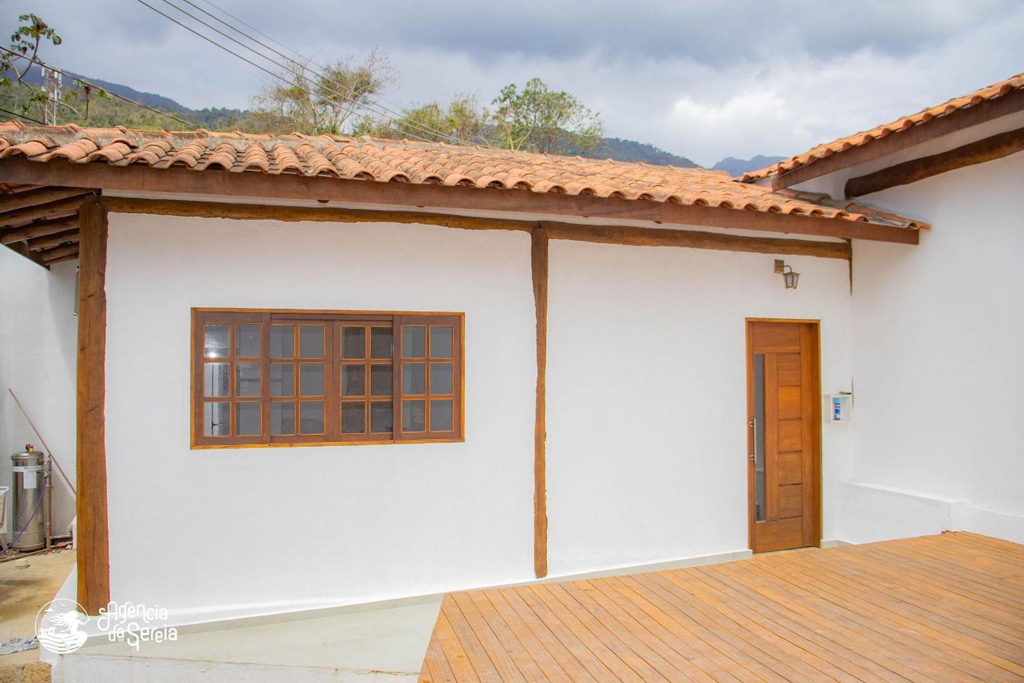 Casa C/ Otima Area Externa Na Da Feiticeira *